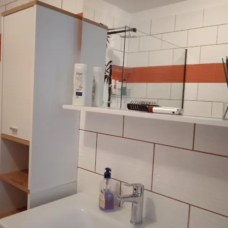 Sa Pogledom Na U Linardicima Apartment Linardici