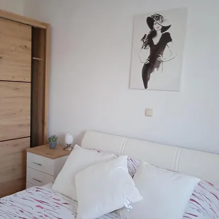 Sa Pogledom Na U Linardicima * Linardići