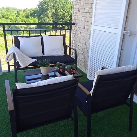 Apartment Sa Pogledom Na U Linardicima