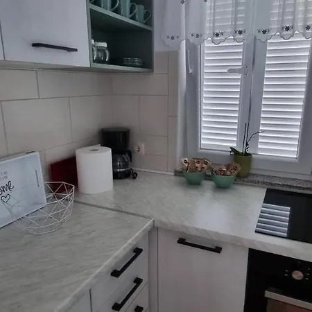 Apartment Sa Pogledom Na U Linardicima