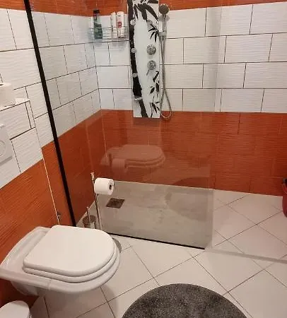 Sa Pogledom Na U Linardicima Apartment Linardici