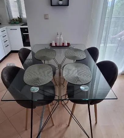 Sa Pogledom Na U Linardicima Linardici